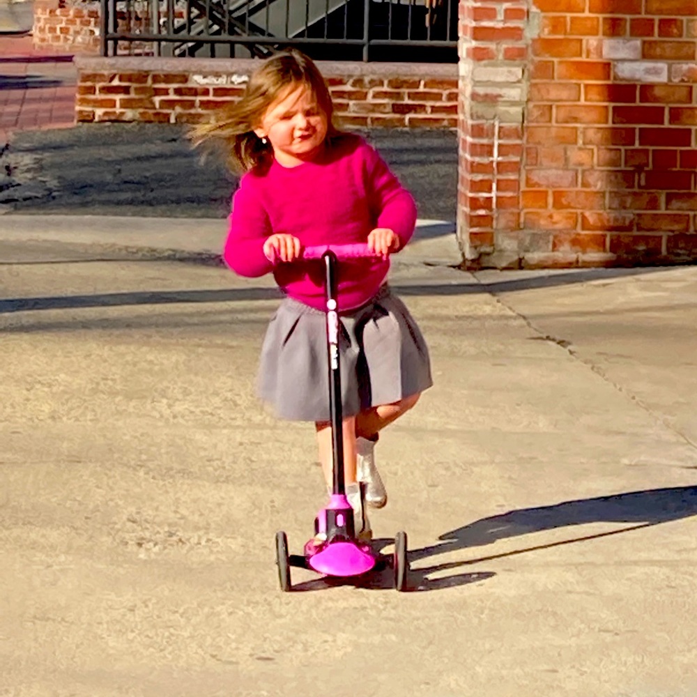 Meet your Posher, Hinda